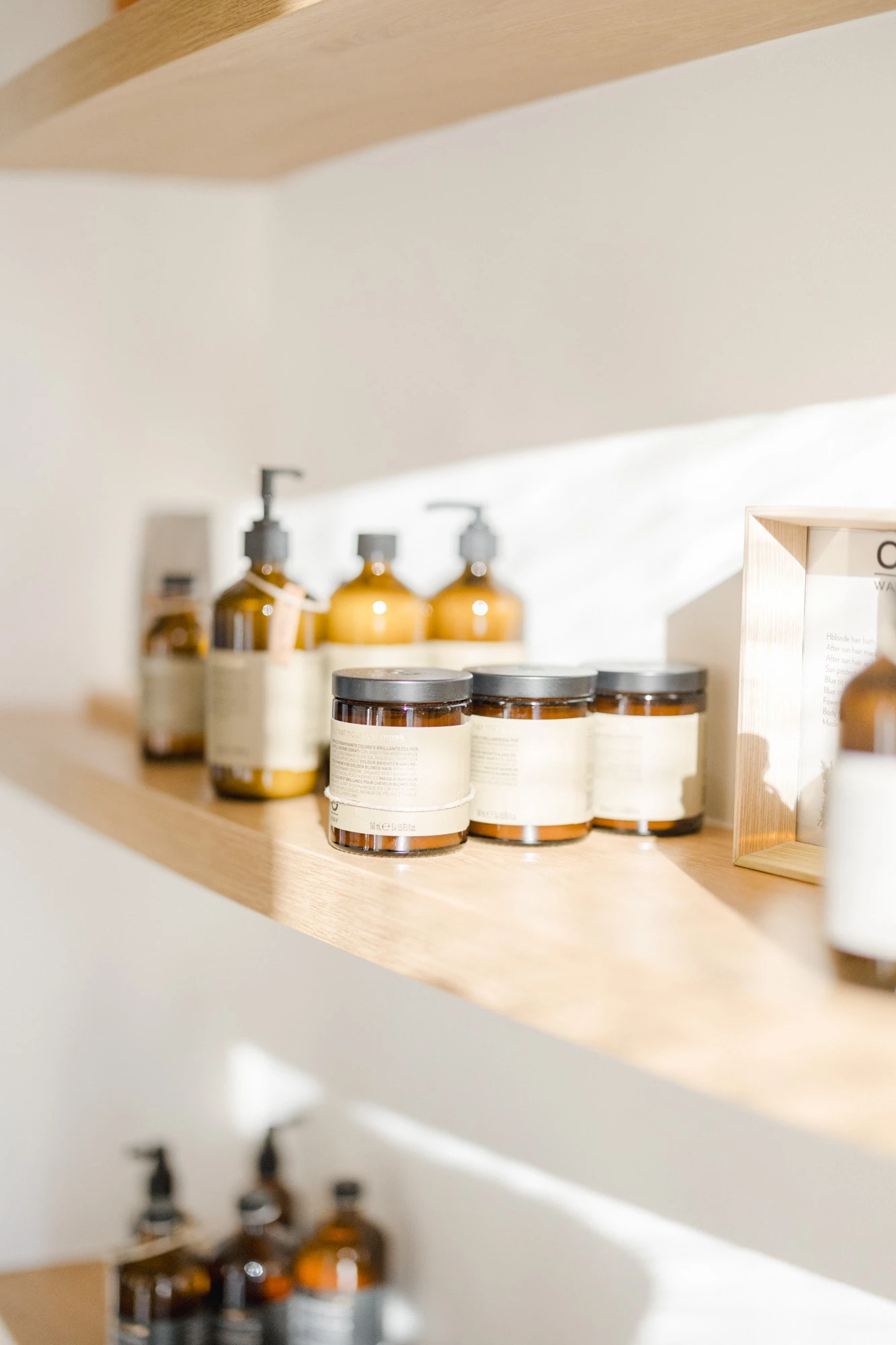 bouteille produits de beauté étagère bouteille en verre bouchon de bouteille